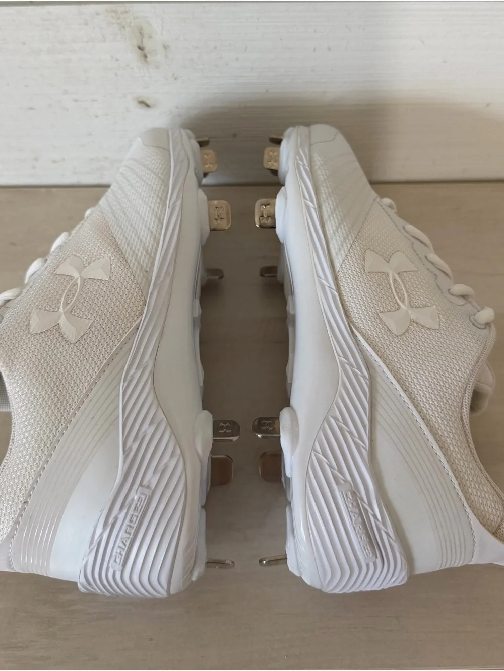 Under Armour UA W Glyde ST Womens 7.5 White Metal Softball Cleats 1297335-100
